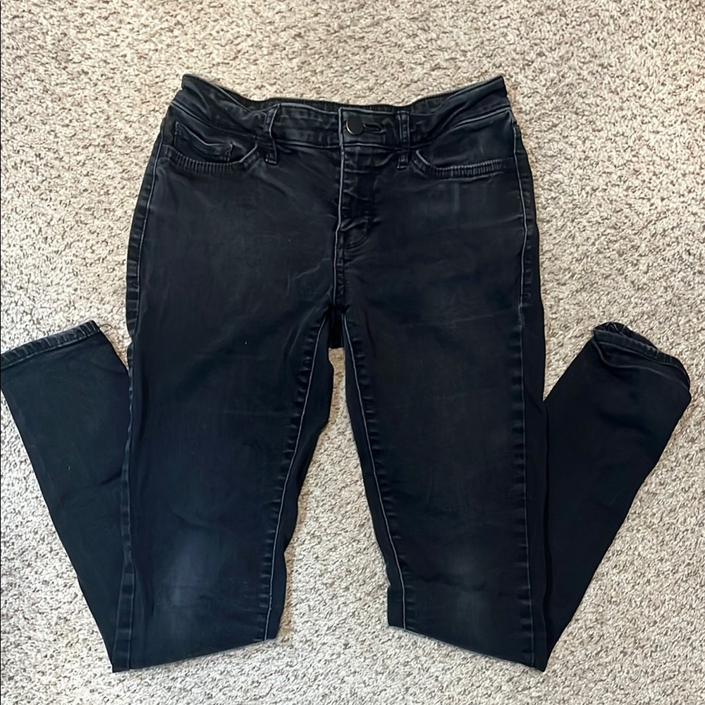 Mid Rise Black Jeggings